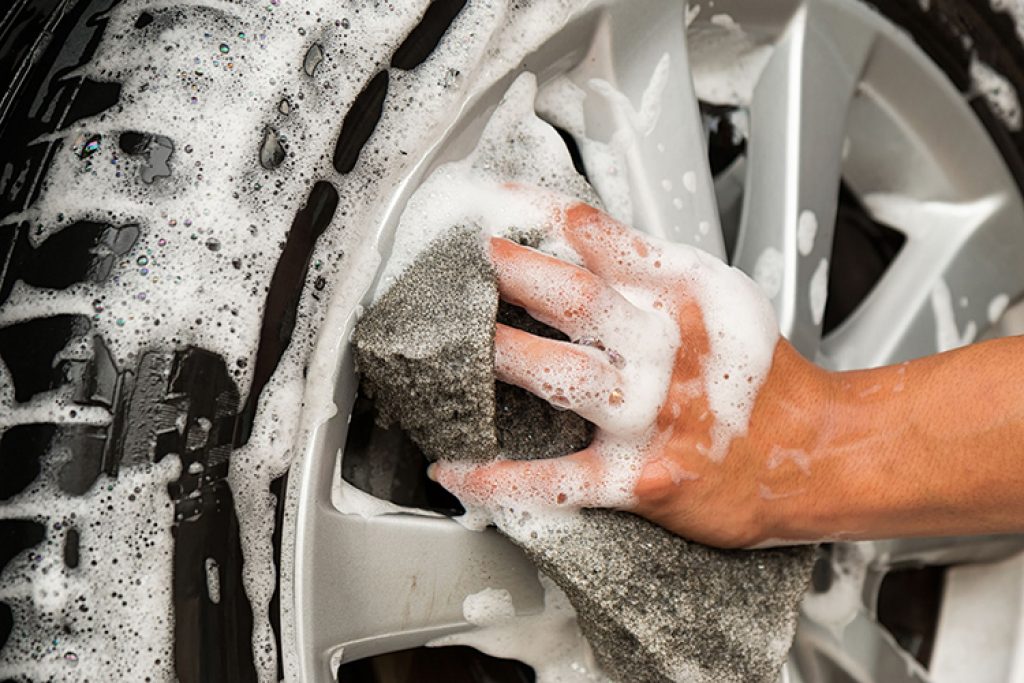 Cleaning rims: Differences between front and rear rims