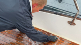 Cleaning teak with a pressure washer: Be careful!
