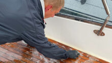 Cleaning teak with a pressure washer: Be careful!